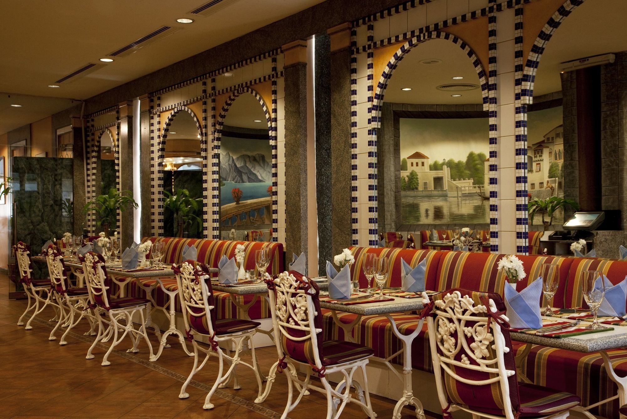 Al Khozama Hotel Riyadh Restaurant photo